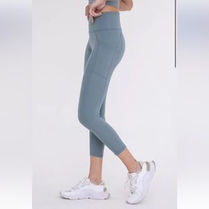 Mono B Essential Pocket Highwaist Leggings blue/grey color